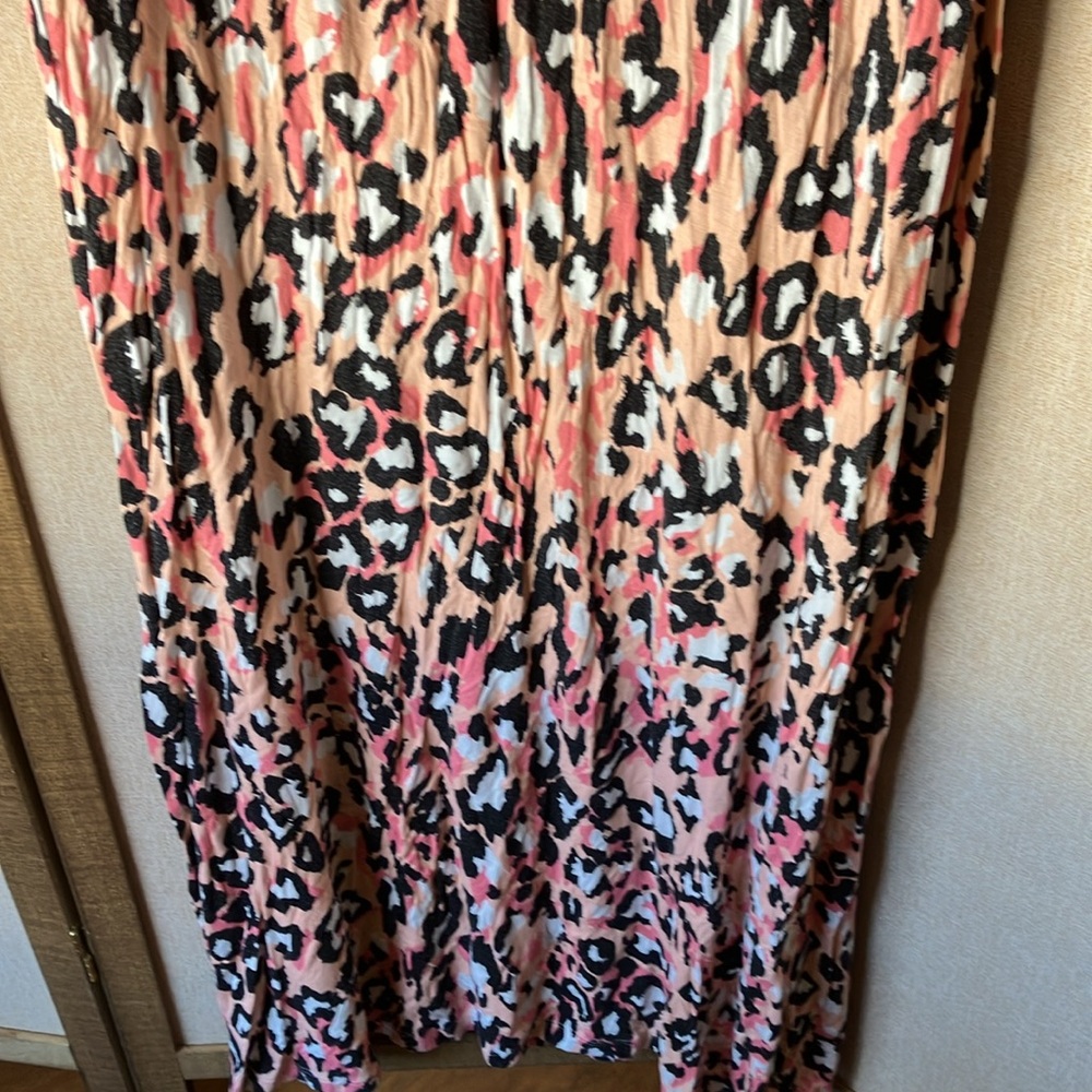 FINAL MARKDOWN Apt. 9 Petite dress with Floral Design petite med - Picture 6 of 11